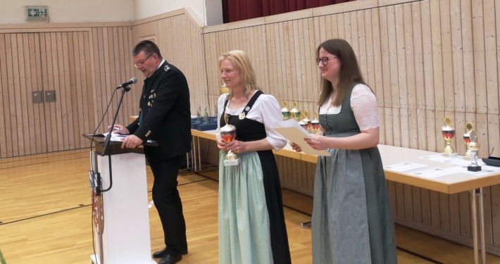 RWK-Leiter Helmut Vogt mit stv. GSMin Gabi Schwertberger und Gaujugendsprecherin Nadine Schwertberger